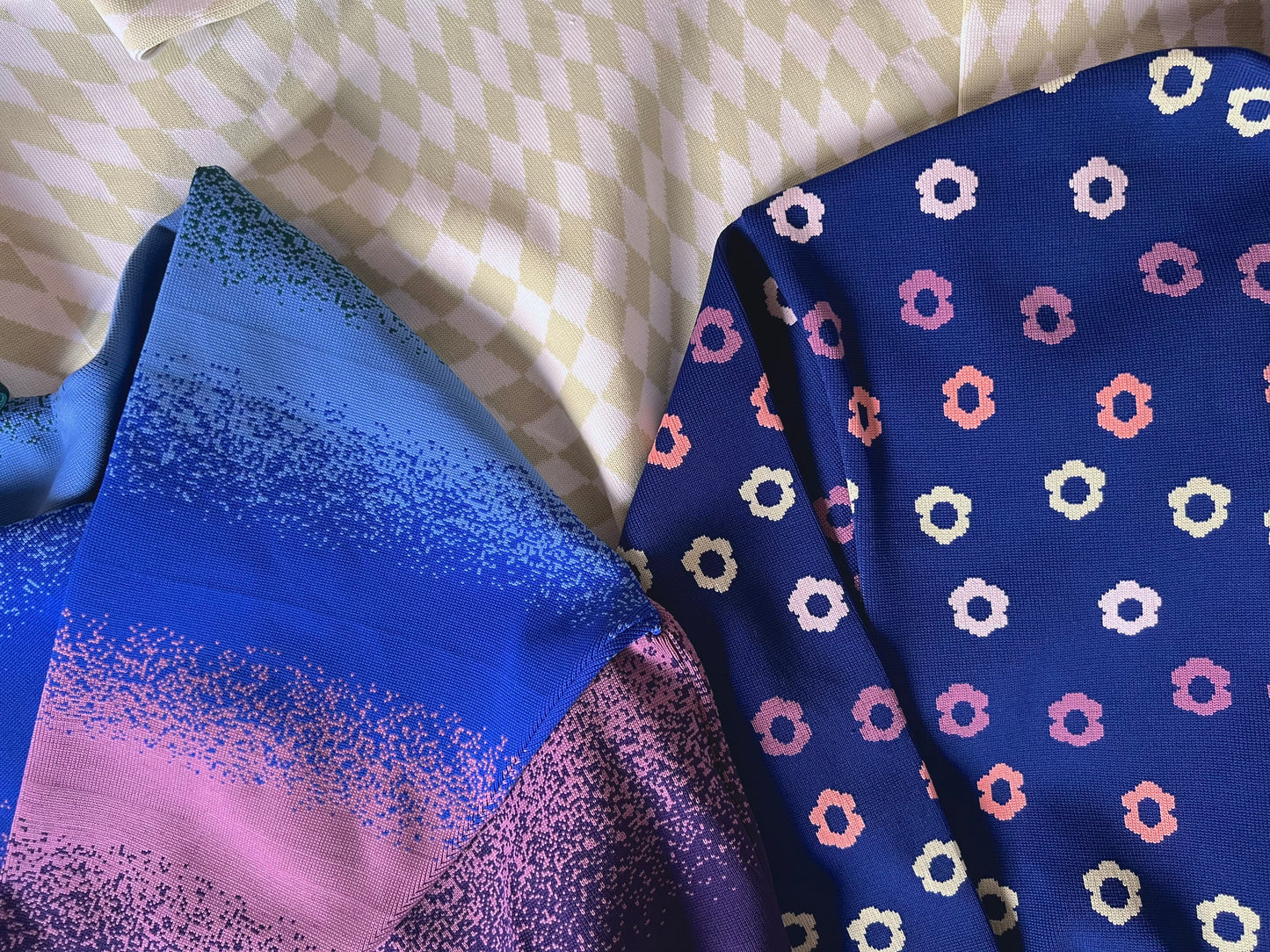 Cropped Boyfriend Knit Hoodie | Multi / Floral