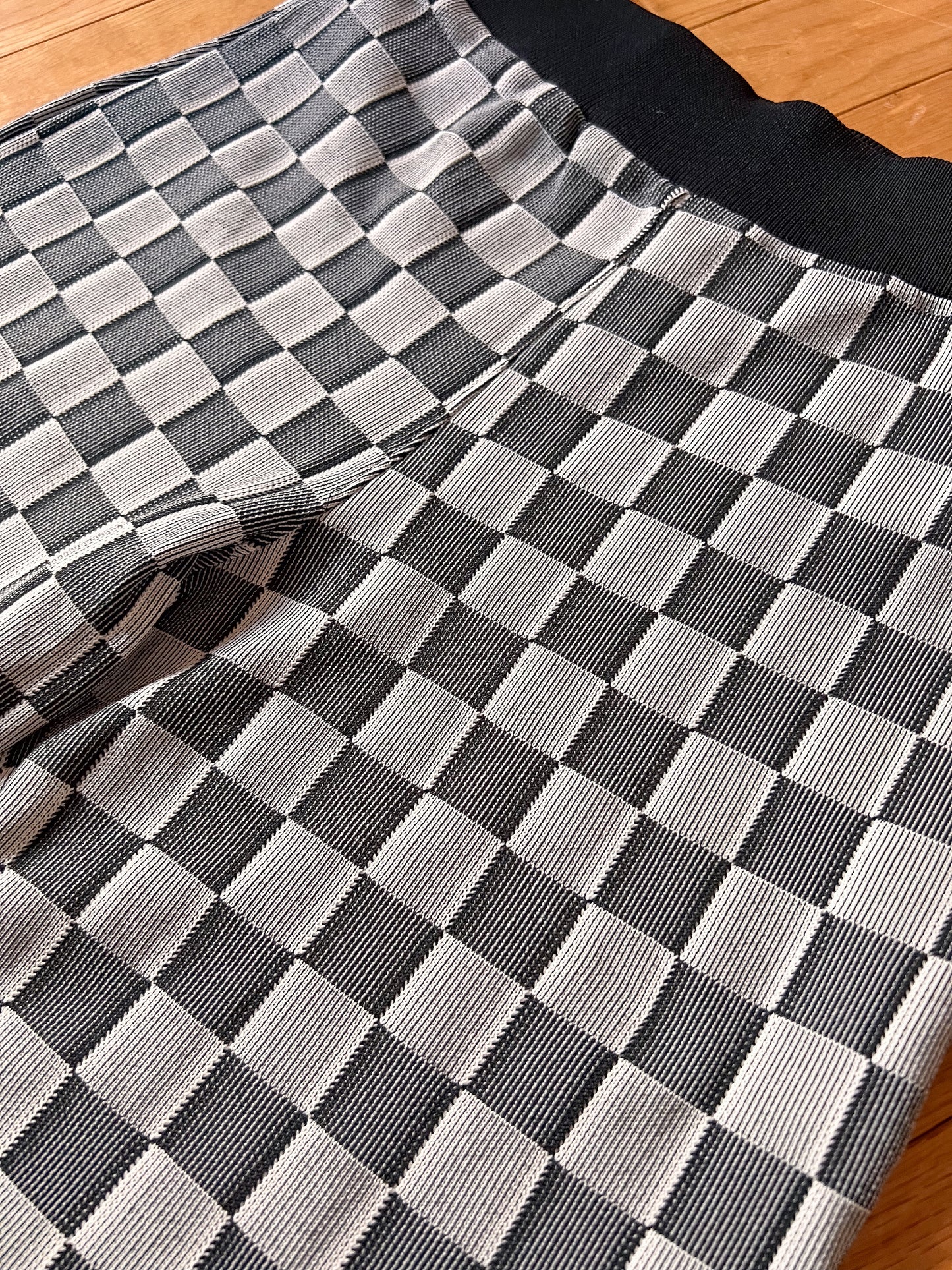 Ribbed Fitted Short | B&W / Checkered