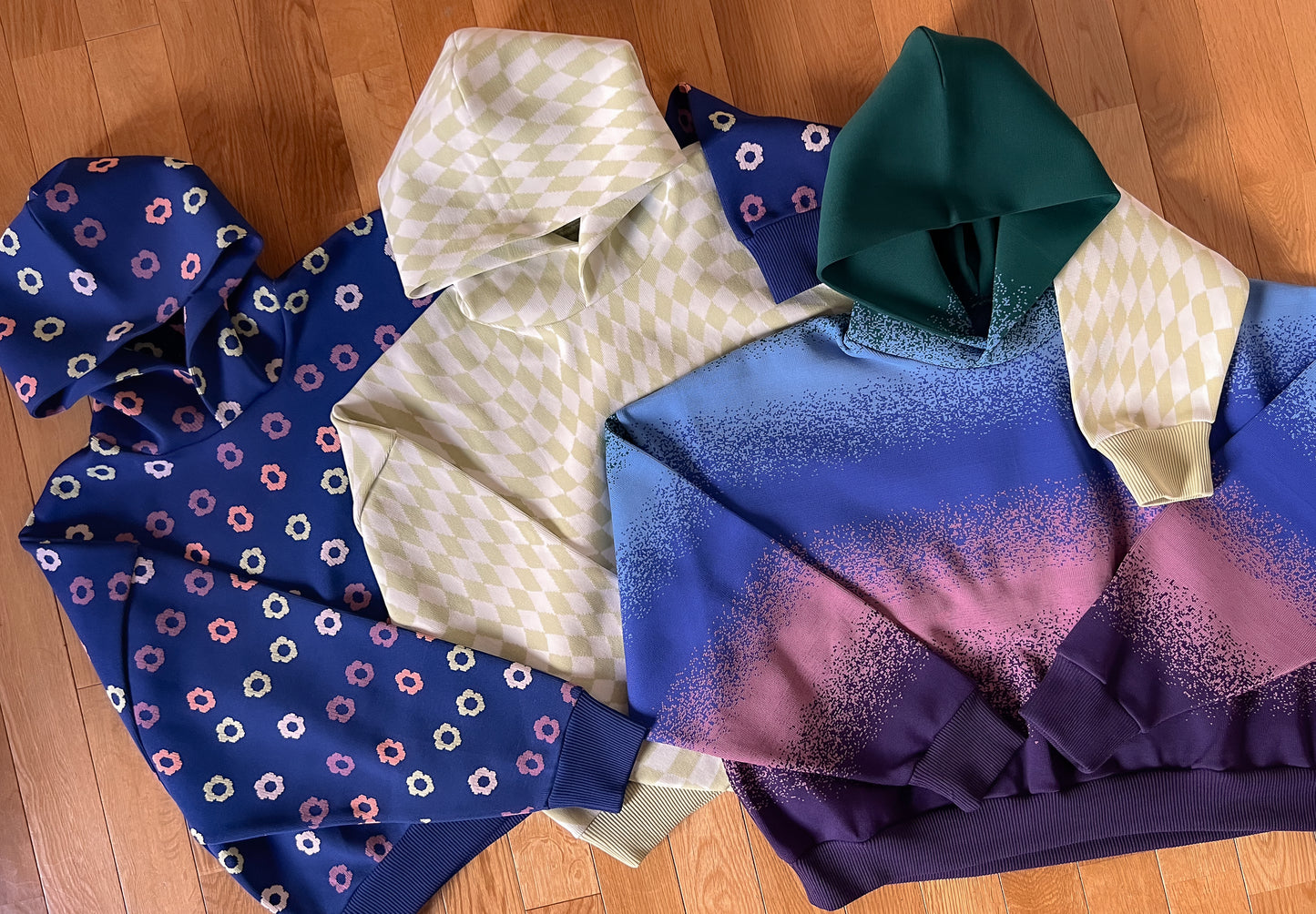 Cropped Boyfriend Knit Hoodie | Multi / Gradient